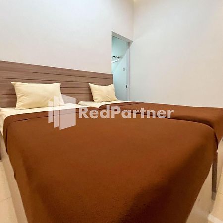 Griya Borobudur Malang Syariah Redpartner Blimbing  Екстериор снимка