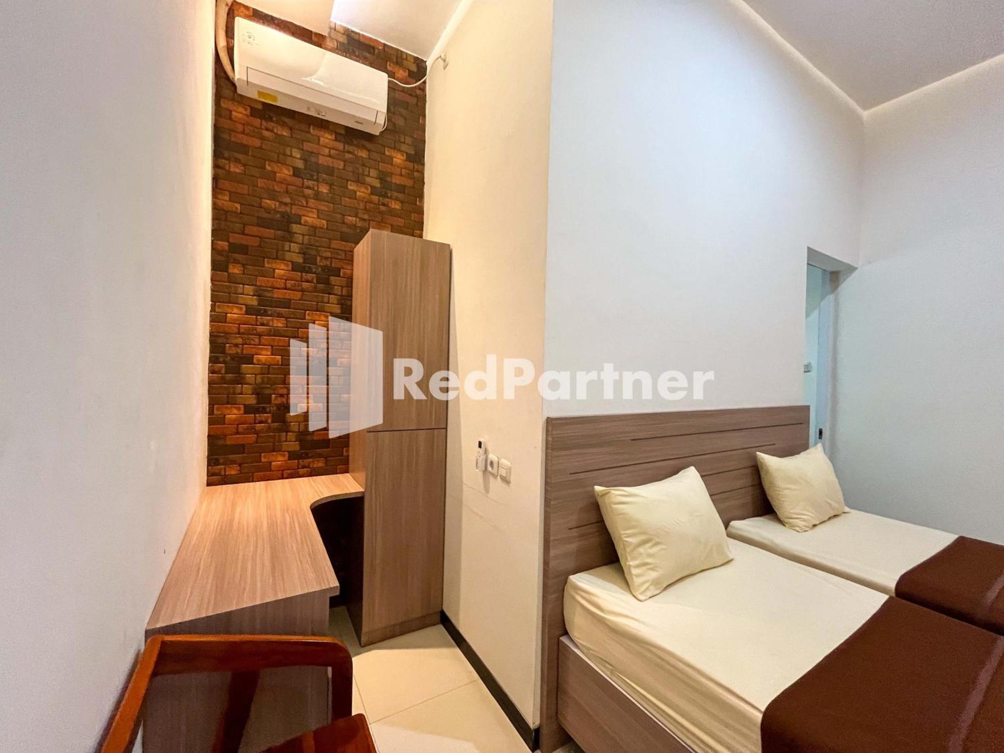 Griya Borobudur Malang Syariah Redpartner Blimbing  Екстериор снимка