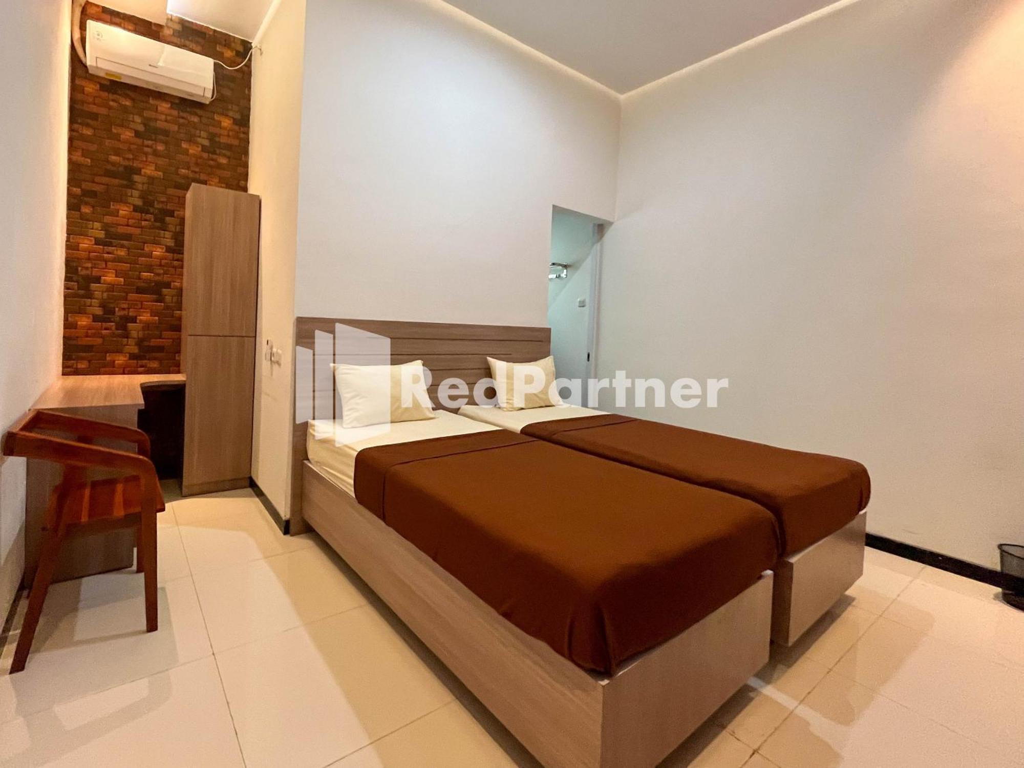 Griya Borobudur Malang Syariah Redpartner Blimbing  Екстериор снимка