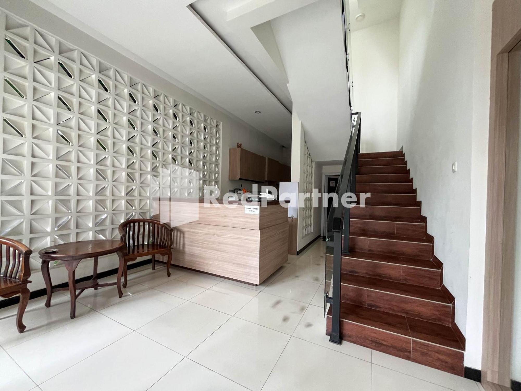 Griya Borobudur Malang Syariah Redpartner Blimbing  Екстериор снимка
