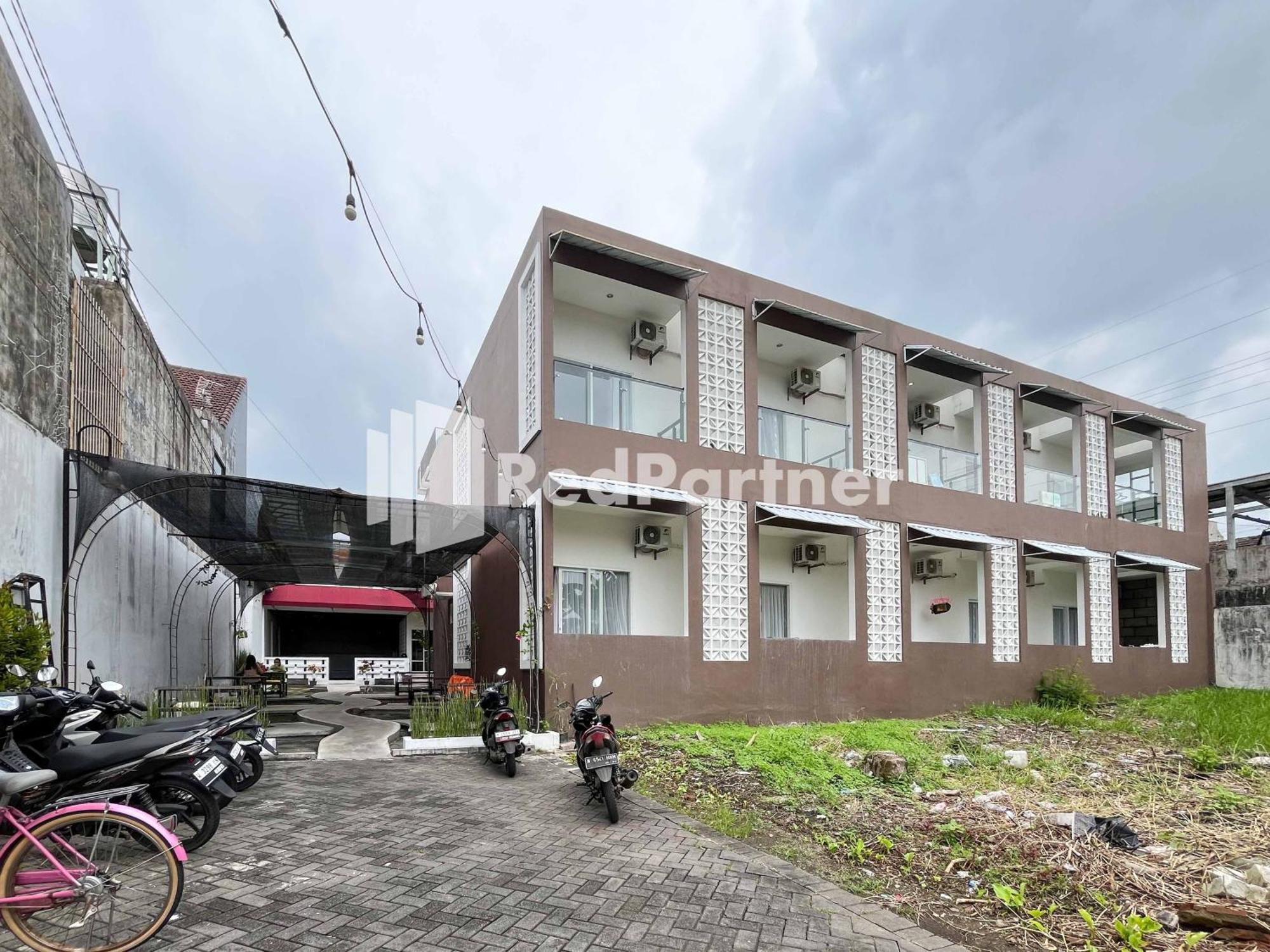 Griya Borobudur Malang Syariah Redpartner Blimbing  Екстериор снимка